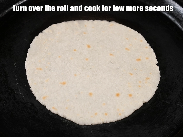 स्टेप 23 – <p><strong>कूर्गी रोटी</strong> को | <strong>अक्की रोटी | चावल की रोटी …