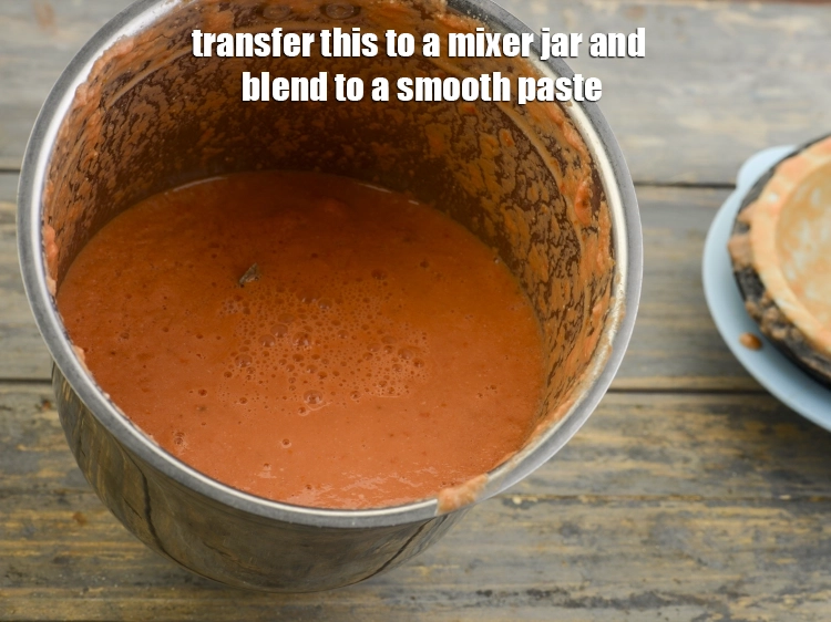 स्टेप 4 – <p>इसे मिक्सर जार में डालें और मुलायम पेस्ट बना लें।</p>