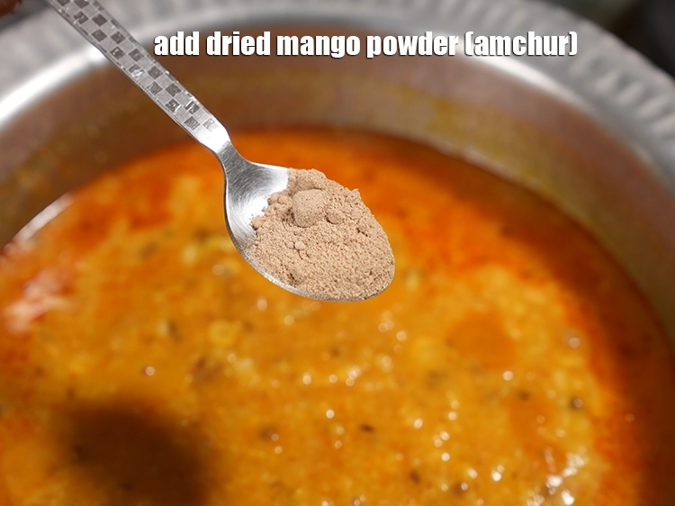 स्टेप 29 – <p><span style="background-color:rgb(255,255,255);color:rgb(0,0,0);">2 टी-स्पून </span><a href="https://www.tarladalal.com/glossary-dried-mango-powder-amchur-powder-hindi-148i"><u>अमचूर (dried mango powder (amchur)</u></a><u> डालें।</u></p>