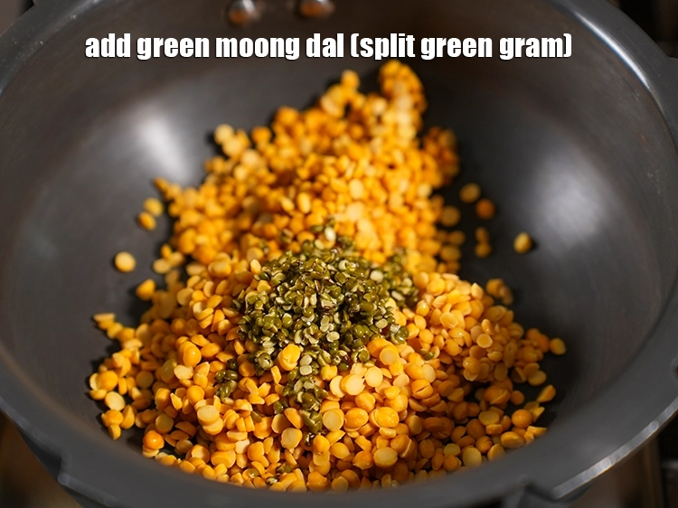 स्टेप 10 – <p><span style="background-color:rgb(255,255,255);color:rgb(0,0,0);">1 टेबल-स्पून </span><a href="https://www.tarladalal.com/glossary-green-moong-dal-split-green-gram-hari-mung-dal-hindi-522i"><u>हरी मूंग दाल (green moong dal) …