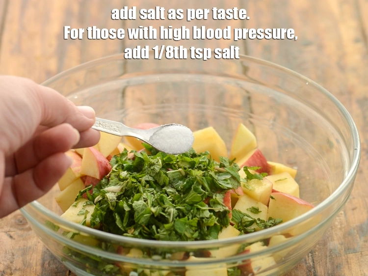स्टेप 22 – <p>स्वादानुसार <a href="https://www.tarladalal.com/glossary-salt-namak-table-salt-hindi-418i"><u>नमक (salt)</u></a> डालें।&nbsp;<strong>हाई ब्लड प्रेशर वालों के लिए …