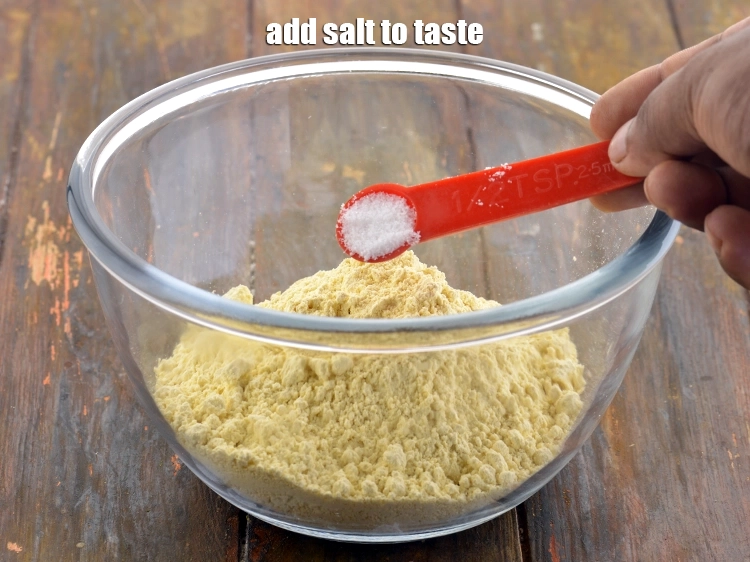 स्टेप 2 – <p>स्वादानुसार <a href="https://www.tarladalal.com/glossary-salt-namak-table-salt-hindi-418i"><u>नमक (salt)</u></a> डालें। अगर आप मीठी बूंदी बना …