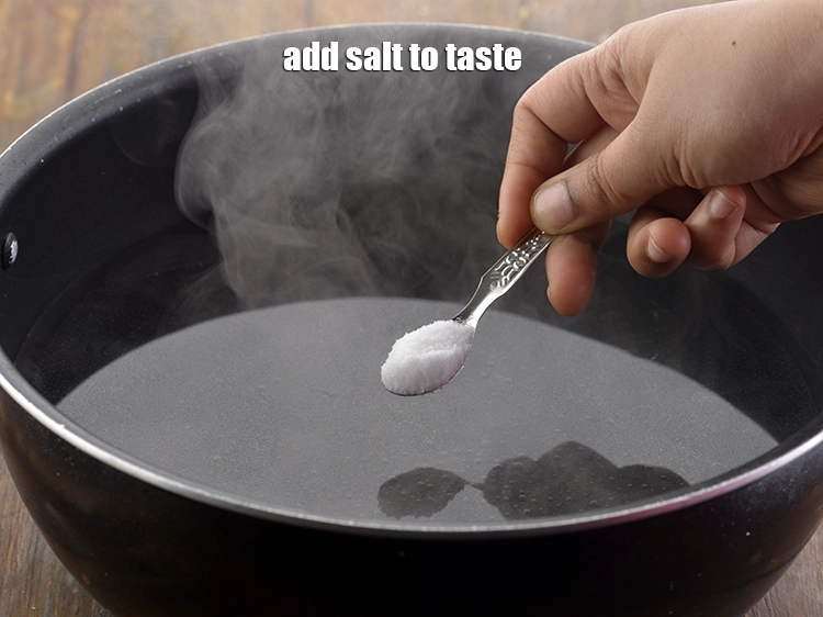 स्टेप 5 – <p><a href="https://www.tarladalal.com/glossary-salt-namak-table-salt-hindi-418i"><u>नमक (salt) </u></a><span style="background-color:rgb(255,255,255);color:rgb(0,0,0);">, स्वादअनुसार डालें। (लगभग १ टी-स्पून).</span></p>