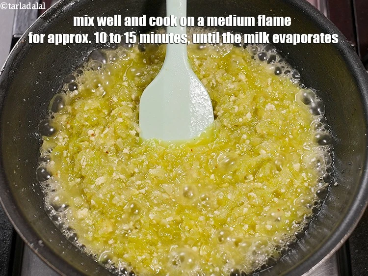 स्टेप 14 – <p>अच्छी तरह मिलाएँ और मध्यम आँच पर लगभग पकाएँ। 10 …