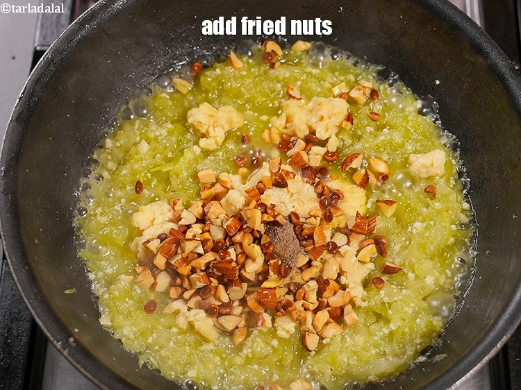 स्टेप 17 – <p>तले हुए मेवे डालें।</p>