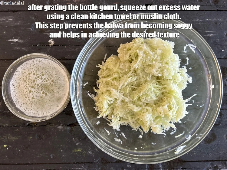 स्टेप 22 – <p>लौकी को कद्दूकस करने के बाद, साफ किचन टॉवल या …