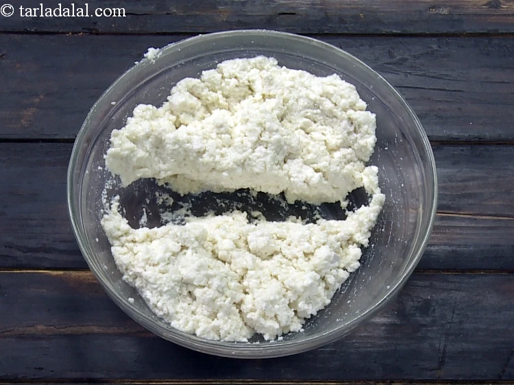 स्टेप 12 – <p><strong>रोज बर्फी रेसिपी&nbsp;|&nbsp;झटपट गुलाब की बर्फी&nbsp;|&nbsp;एगलेस गुलाब की बर्फी&nbsp;|&nbsp;5 मिनट …