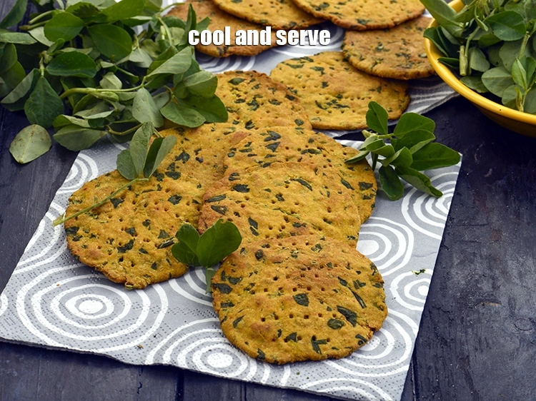 स्टेप 22 – <p><strong>ठंडी बेक्ड मेथी पूरी | स्वस्थ कुरकुरी मेथी पूरी | …