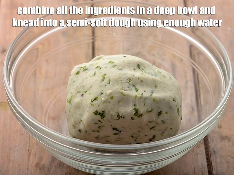 स्टेप 1 – <p>एक बाउल में &nbsp;<span style="background-color:rgb(255,255,255);color:rgb(0,0,0);">1 1/4 कप </span><a href="https://www.tarladalal.com/glossary-rice-flour-chawal-ka-atta-hindi-534i"><u>चावल का …