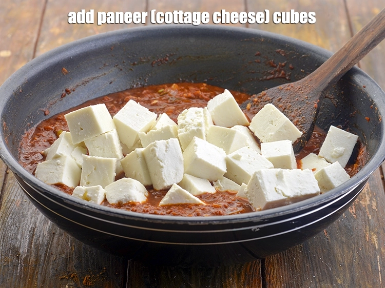 स्टेप 38 – <p>हमने ताजे <a href="https://www.tarladalal.com/glossary-paneer-cottage-cheese-chenna-hindi-985i#ing_3095"><u>पनीर के टुकड़े (paneer cubes)</u></a> का उपयोग …