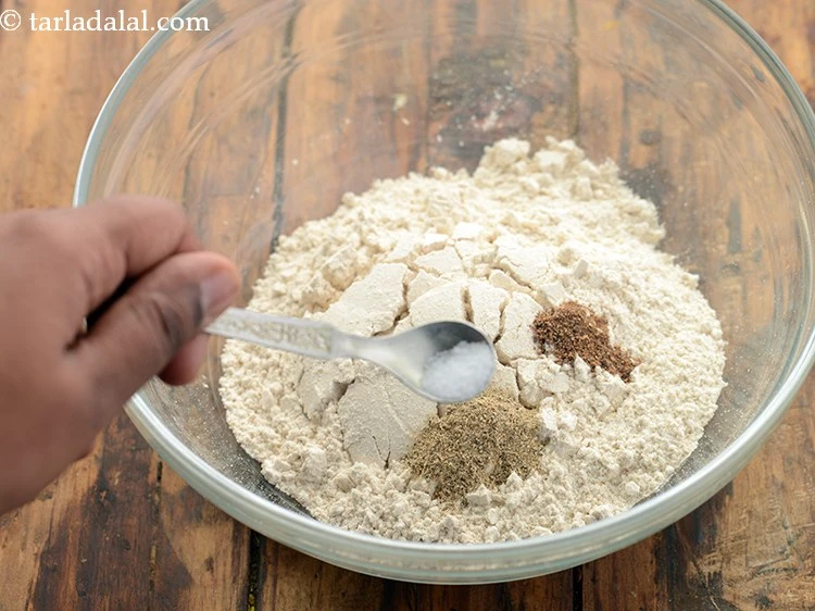 स्टेप 4 – <p>नमक डालें।</p>