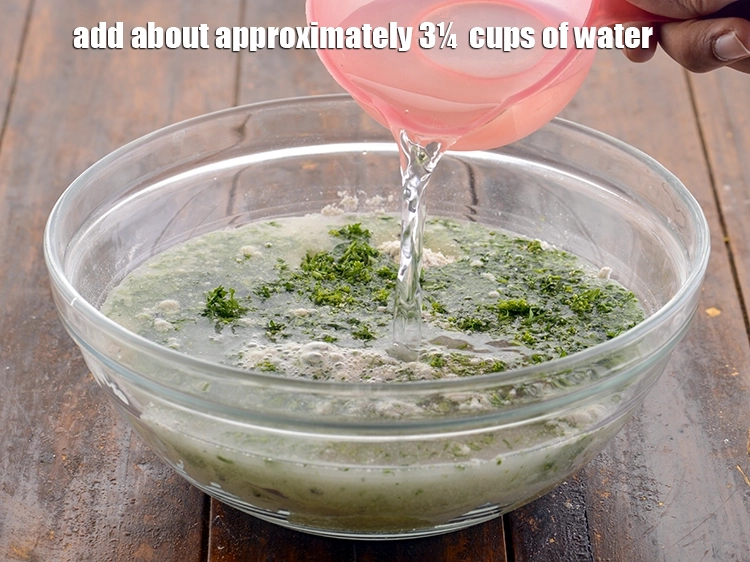 स्टेप 18 – <p>लगभग ३ १/४ कप <strong>पानी</strong> डालें।</p>