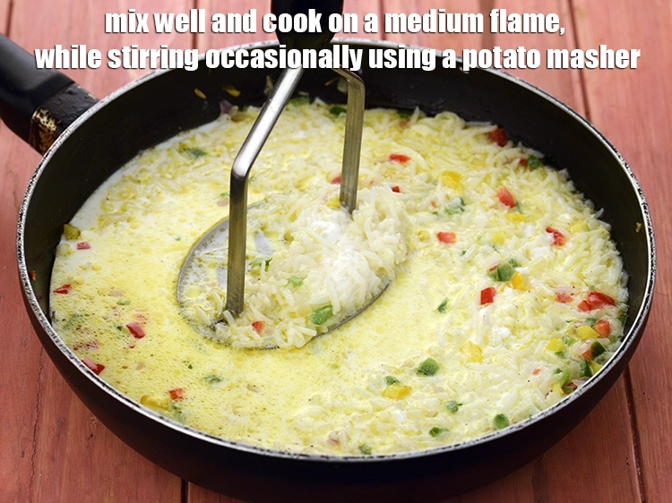 स्टेप 4 – <p>अच्छी तरह से मिलाएं और मध्यम आंच पर पकाएं, बीच-बीच …