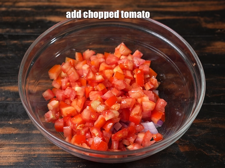 स्टेप 4 – <p>१ १/४ कप <a href="">कटे हुए टमाटर</a> डालें।&nbsp;टमाटर&nbsp;<a href="">लाइकोपीन का …