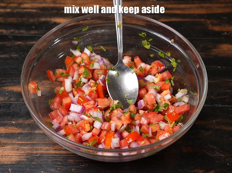 स्टेप 7 – <p>अच्छी तरह मिलाएं और एक तरफ रख दें।</p>