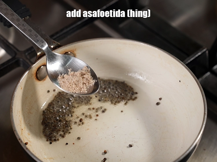 स्टेप 10 – <p>१/४ टी-स्पून <a href="">हींग</a>/ डालें।</p>