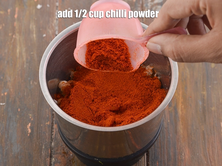 स्टेप 5 – <p><span style="background-color:rgb(255,255,255);color:rgb(0,0,0);">1/2 कप </span><a href="https://www.tarladalal.com/glossary-chilli-powder-red-chilli-powder-hindi-339i"><u>लाल मिर्च का पाउडर (red chilli …