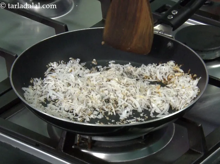 स्टेप 15 – <p>मध्यम आँच पर 1 से 2 मिनट तक या नारियल …