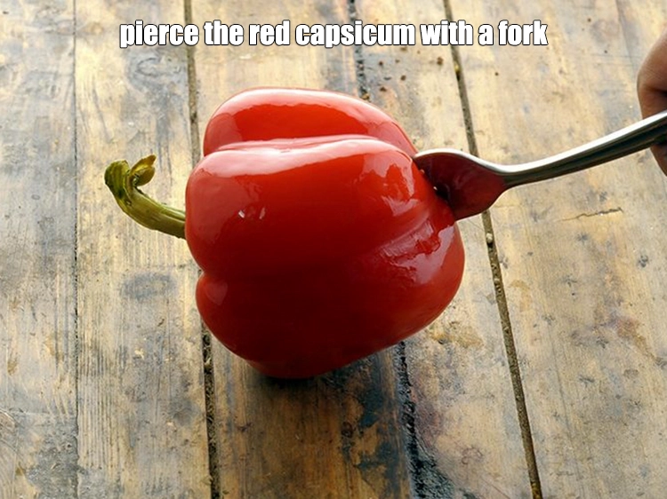 स्टेप 1 – <p><strong>भरवां मिश्रण के लिए</strong>, 1 <a href="https://www.tarladalal.com/glossary-red-capsicum-red-bell-pepper-laal-shimla-mirch-hindi-172i"><u>लाल शिमला मिर्च ( …