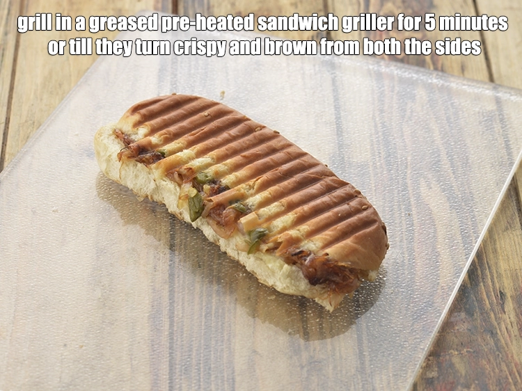 स्टेप 18 – <p><span style="background-color:rgb(255,255,255);color:rgb(0,0,0);">प्री-हीटेड <strong>सैंडविच ग्रिलर</strong> में 5 मिनट के लिए या …