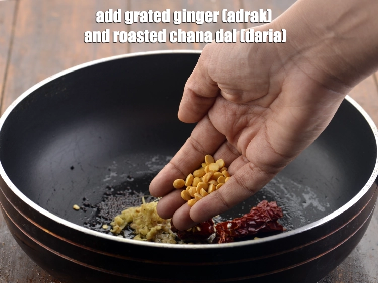 स्टेप 9 – <p>अब, <span style="background-color:rgb(255,255,255);color:rgb(0,0,0);">1/2 टी-स्पून </span><a href="https://www.tarladalal.com/glossary-ginger-adrak-hindi-453i#ing_2408"><u>कसा हुआ अदरक (grated ginger, …