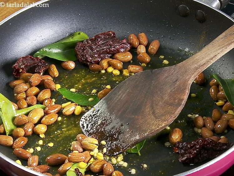 स्टेप 28 – <p>अच्छी तरह से मिलाएं और मध्यम आंच पर १ मिनट …