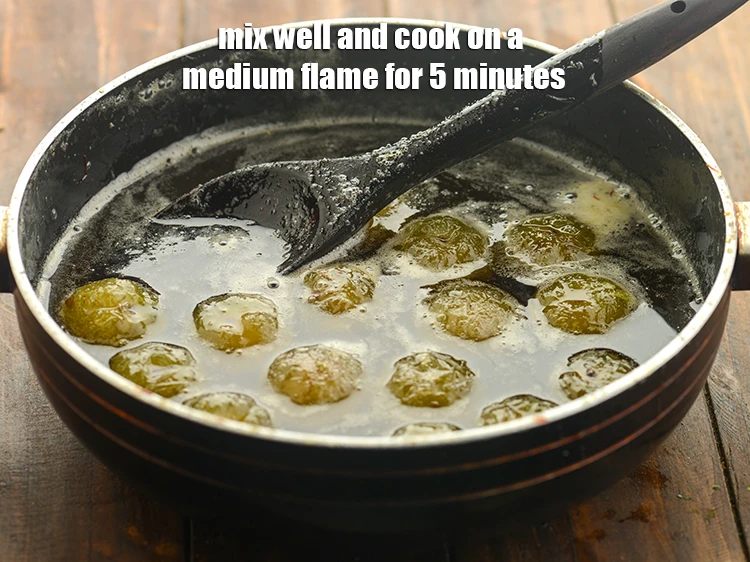 स्टेप 23 – <p>अच्छी तरह से मिलाएं और मध्यम आंच पर बी-बीच में …