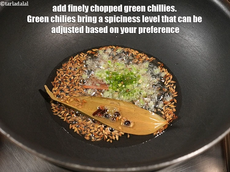 स्टेप 22 – <p>१ टी-स्पून&nbsp;बारीक&nbsp;<a href="">कटी हुई हरी मिर्च</a>&nbsp;डालें। हरी मिर्च तीखापन लाती …