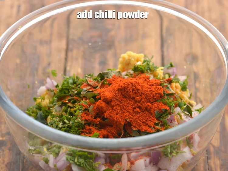 स्टेप 14 – <p><span style="background-color:rgb(255,255,255);color:rgb(0,0,0);">2 टी-स्पून </span><a href="https://www.tarladalal.com/glossary-chilli-powder-red-chilli-powder-hindi-339i"><u>लाल मिर्च का पाउडर (red chilli …