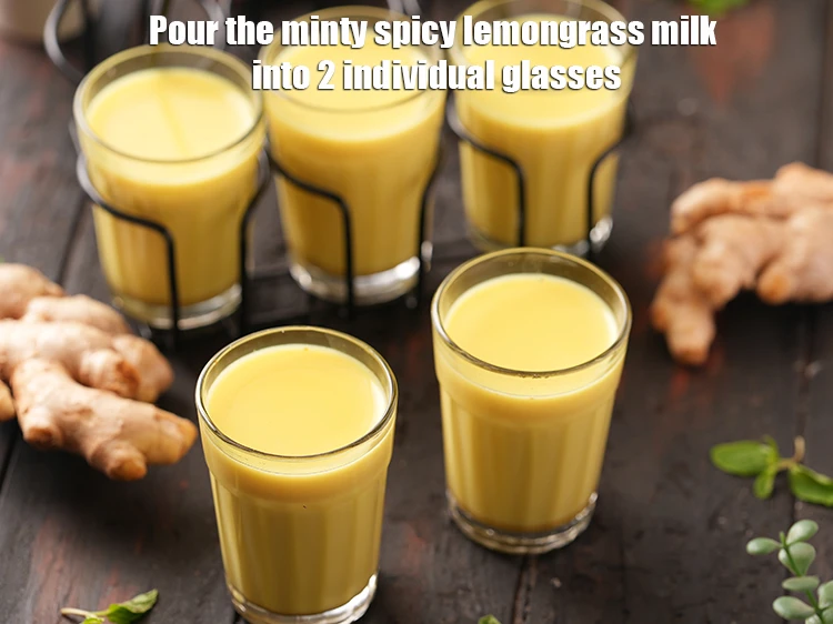 स्टेप 16 – <p><strong>पुदीना लेमन ग्रास दूध</strong> को 2 अलग-अलग ग्लास में डालें।</p>