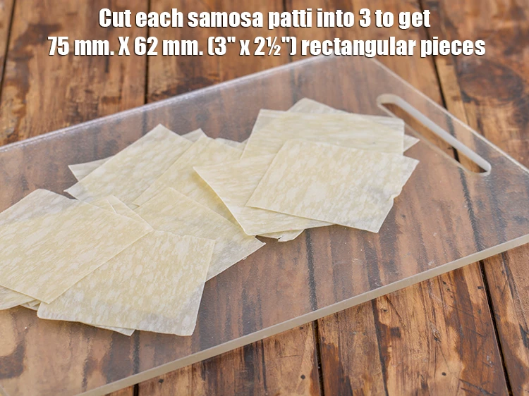 स्टेप 2 – <p>प्रत्येक समोसा पट्टी को 75 मि. मी. X 62 मि. …