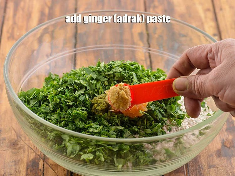 स्टेप 5 – <p><span style="background-color:rgb(255,255,255);color:rgb(0,0,0);">1/2 टी-स्पून </span><a href="https://www.tarladalal.com/glossary-ginger-adrak-hindi-453i#ing_2753"><u>अदरक की पेस्ट (ginger (adrak) paste)</u></a> …