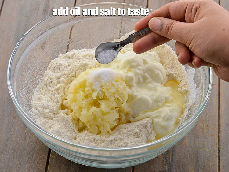 स्टेप 34 – <p><span style="background-color:rgb(255,255,255);color:rgb(0,0,0);">1/2 टेबल-स्पून </span><a href="https://www.tarladalal.com/glossary-oil-hindi-671i"><u>तेल ( oil )</u></a> और <a …