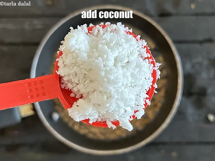 स्टेप 15 – <p>मध्यम आंच पर कुछ सेकंड के लिए गर्म करें और …