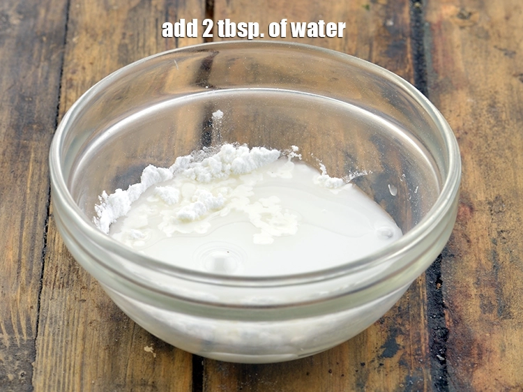 स्टेप 12 – <p>२ टेबल-स्पून पानी डालें।</p>