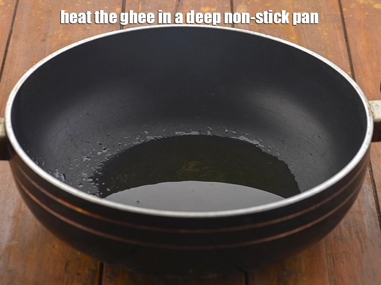 स्टेप 15 – <p><strong>बाजरा पालक खिचड़ी&nbsp;</strong>के लिए तड़का लगाने के लिए<strong>&nbsp;</strong>एक गहरे नॉन-स्टिक …