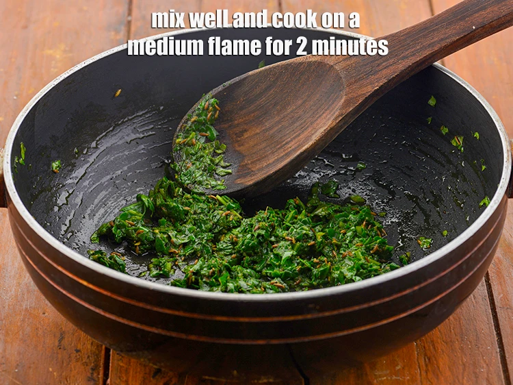 स्टेप 20 – <p>अच्छी तरह मिलाएँ और मध्यम आँच पर, बीच-बीच में हिलाते …