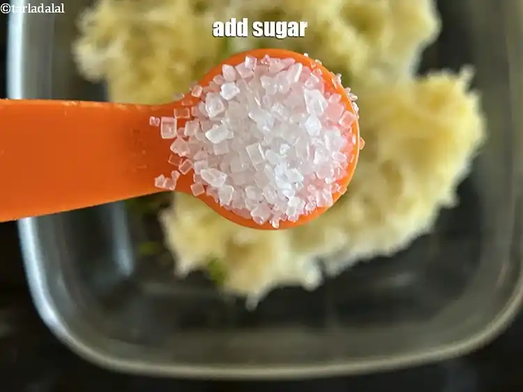 स्टेप 22 – <p>२ टी-स्पून&nbsp;<a href="">शक्कर</a>&nbsp;डालें।&nbsp;</p>