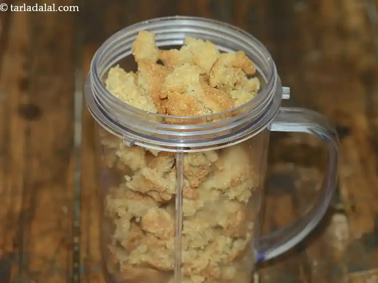 स्टेप 21 – <p>उन्हें मिक्सर जार में डालें।</p>