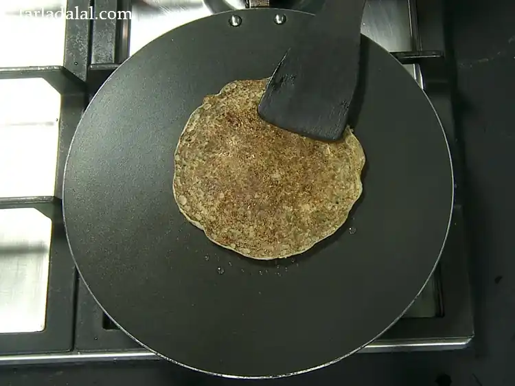 स्टेप 22 – <p>दूसरी तरफ भी पकाएं और एक प्लेट में <strong>ओट्स डोसा</strong> …