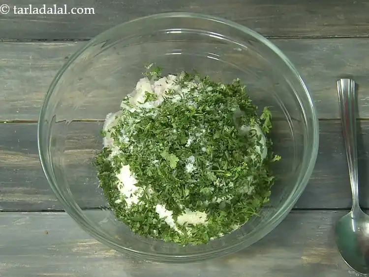 स्टेप 13 – <p>नमक और ताजी पिसी काली मिर्च के साथ <strong>इंस्टेंट ओट्स …