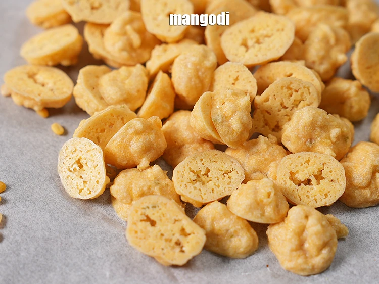 स्टेप 3 – <p>आप मूंग दाल मोंगोड़ी को सीधे अपने स्थानीय बाजार से …