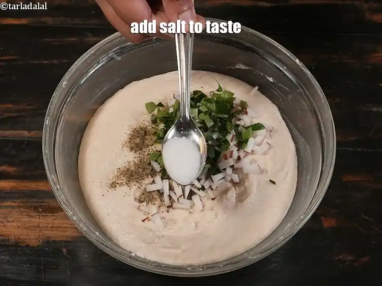 स्टेप 12 – <p><span style="background-color:rgb(255,255,255);color:rgb(0,0,0);">स्वादानुसार </span><a href="https://www.tarladalal.com/glossary-salt-namak-table-salt-hindi-418i"><u>नमक (salt)</u></a><span style="background-color:rgb(255,255,255);color:rgb(0,0,0);"> डालें। नमक तब ही …