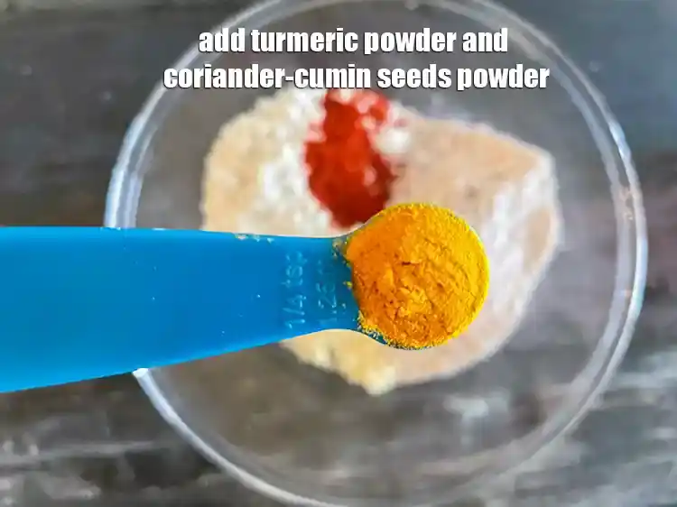 स्टेप 7 – <p><span style="background-color:rgb(255,255,255);color:rgb(0,0,0);">1/4 टी-स्पून </span><a href="https://www.tarladalal.com/glossary-turmeric-powder-haldi-hindi-645i"><u>हल्दी पाउडर (turmeric powder, haldi)</u></a><u> </u><span …