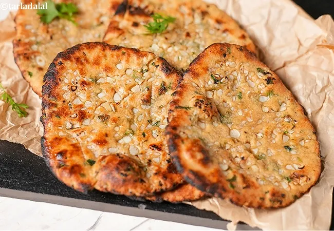 soya methi garlic naan recipe | soya lehsun naan | healthy garlic fenugreek naan |