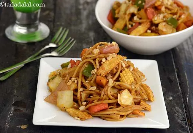 stir fry noodles recipe | Indian style stir fry noodles in Schezwan sauce | veg noodles Chinese style |