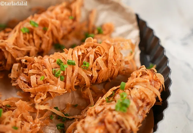 threaded paneer recipe | crispy thread paneer | threaded paneer rolls |