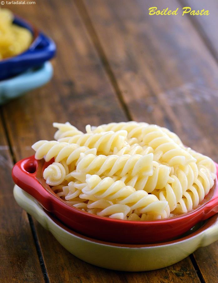 Boiled Pasta, the consistency and texture of your pasta is very important for the success of many italian recipes. Here is an ideal way to make boiled pasta using the handy kitchen helper, the microwave oven. 