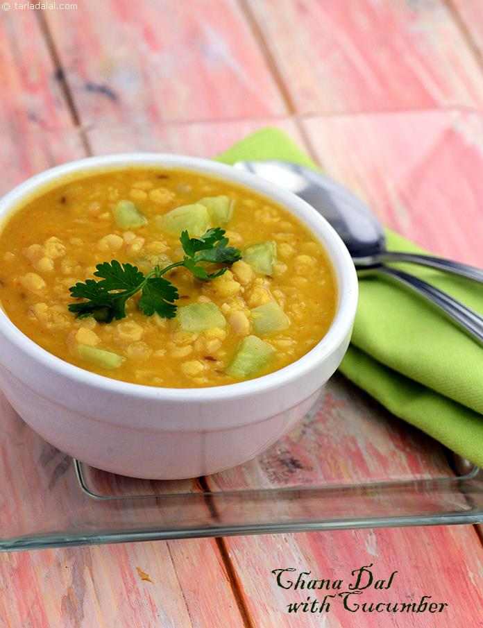 Chana Dal With Cucumber, a simple yet hearty dal with the goodness of fresh crunchy cucumber. A quick-to-dole-out recipe, so if you are late from work and craving for some piping hot dal, try this one out.