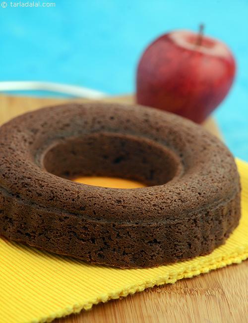 Chocolate Apple Ring, chocolate cake flavoured with apple puree, cinnamon and nutmeg. A blend of subtle flavours.